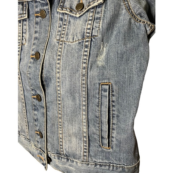 OLD NAVY BRAND Retro Gazelle Embroidered Patch Distressed Denim Jean Jacket - Picture 9 of 14